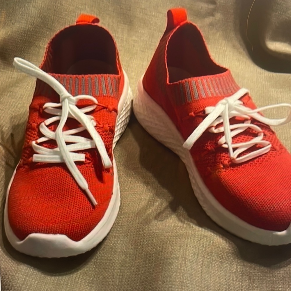 Lightweight Mesh Casual Walking Sneaker
